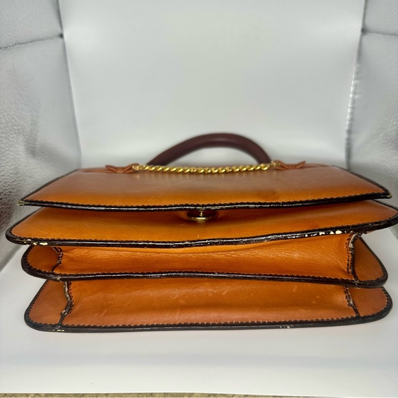 1950’s LOEWE Small Structured Soft Leather Authentic Vintage Handbag - Picture 5 of 16